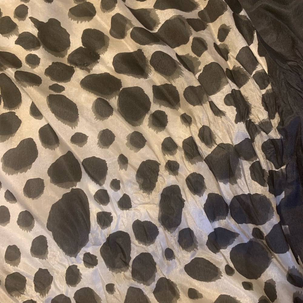 Leopard Scarf - Picture 3 of 3